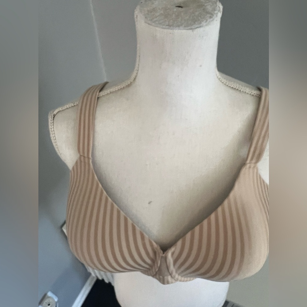Playtex Bra style 4747 size 42D - Picture 3 of 6